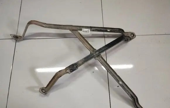 Citroen C4 I Picasso Fuel tank mounting bracket 