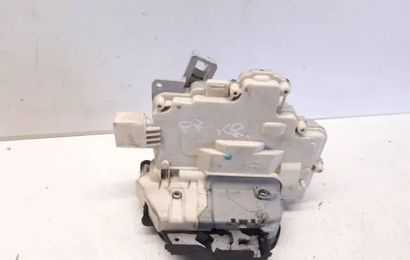 Audi A6 S6 C6 4F Front door lock 4F2837015