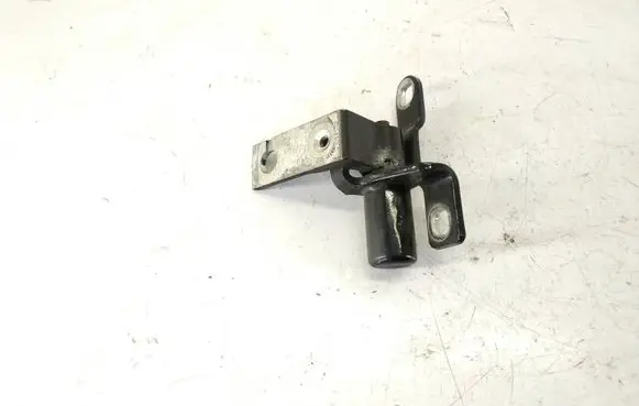 Ford Galaxy Front door lower hinge A046575