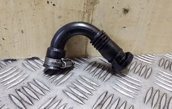 Volkswagen Golf IV Breather hose/pipe 038103493P