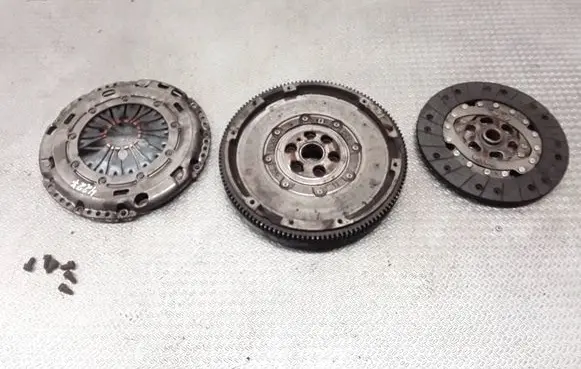 Volkswagen PASSAT B6 Clutch set kit 3082001409 1864001694