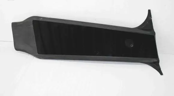 Tesla Model Y (B) pillar trim (bottom)