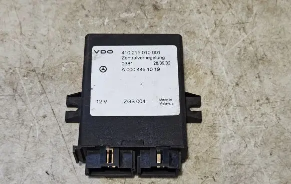 Mercedes-Benz Sprinter W901 W902 W903 W904 Door central lock control unit/module A0004461019