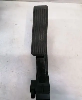 Mercedes-Benz S W220 Accelerator throttle pedal A2203000004 A2033010001 SP3830