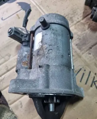 Toyota Yaris Starter motor DC6199497 8606000182