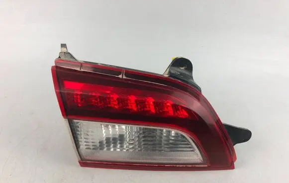 Subaru Outback (BS) Tailgate rear/tail lights 