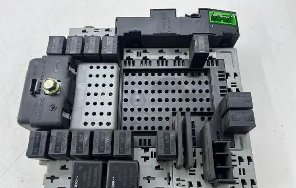 Volvo XC90 Comfort/convenience module P8691998
