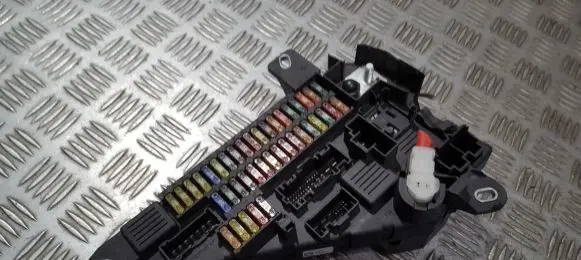 BMW 5 E60 E61 Fuse box set 690661901 6906619-01