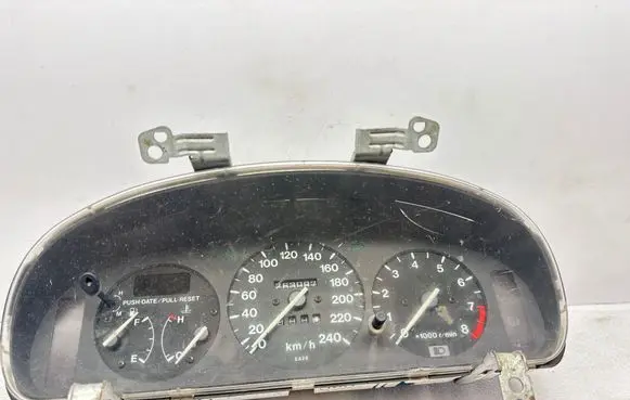 Mazda MX-3 Speedometer (instrument cluster) EA28A 82011