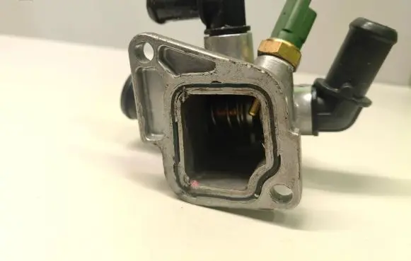 Opel Corsa D Thermostat 