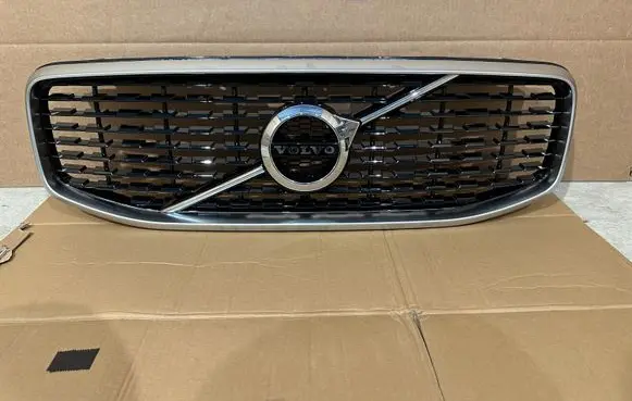 Volvo XC60 Front bumper upper radiator grill 31457464