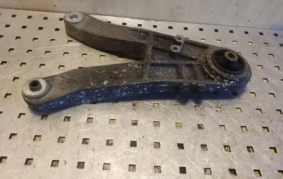 Volvo S70 V70 V70 XC Engine mount bracket 9434250