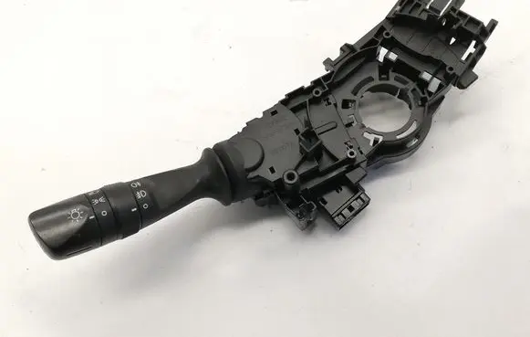 Toyota Auris E180 Indicator stalk 17F852