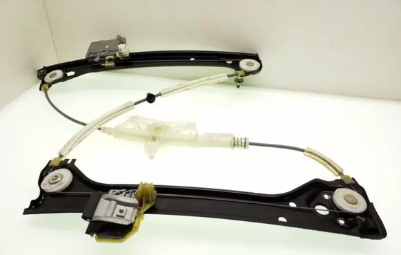Mercedes-Benz CLA C117 X117 W117 Front door electric window regulator 