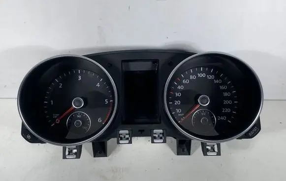Volkswagen Golf VI Speedometer (instrument cluster) 5K0920870C