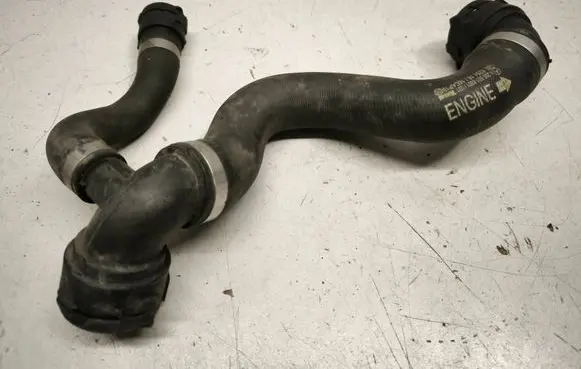 Mercedes-Benz C W205 Engine coolant pipe/hose A2055018301