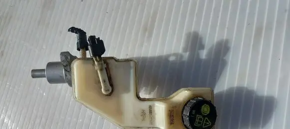 Mazda 3 I Master brake cylinder