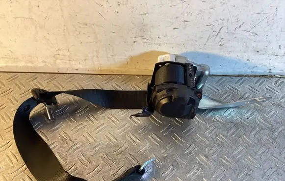 Lexus RX 450H Rear seatbelt A2766 0110018 18618