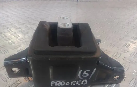 KIA Pro Cee'd III Gearbox mounting bracket 21830-J3000