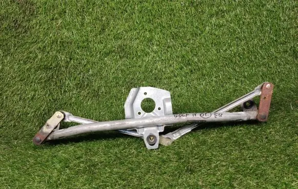 Volkswagen Golf IV Front wiper linkage 1J0955623A
