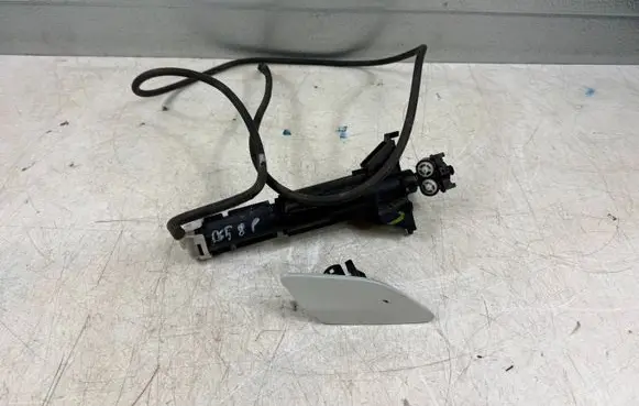 Citroen DS5 Headlight washer spray nozzle 9687034980