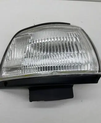 Toyota Camry Front indicator light 152121584R