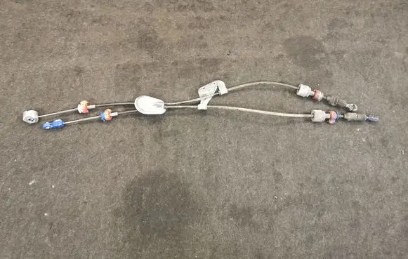 Nissan Qashqai Gear shift cable linkage 