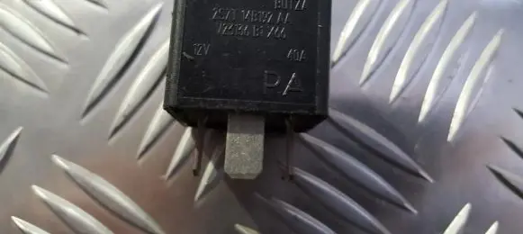 Ford Mondeo Mk III Other relay 2S7T14B192AA V23136B1X66