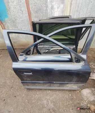 Volvo XC70 Front door 