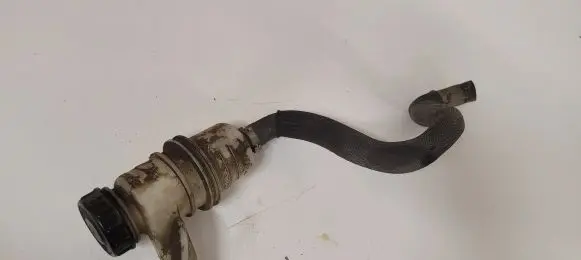 Brake fluid reservoir
