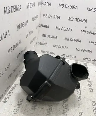 BMW 5 F10 F11 Air filter box 7843292