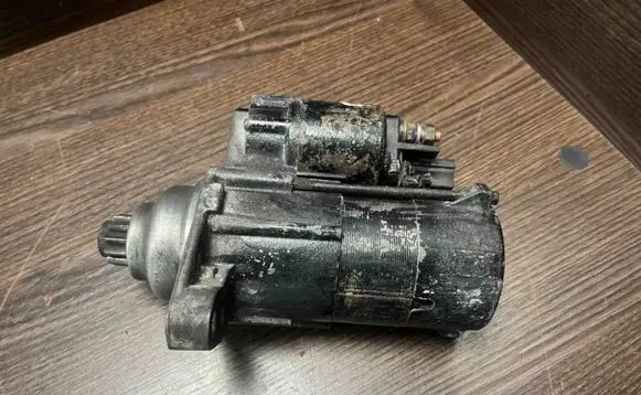 Volkswagen Caddy Starter motor 02Z911023H