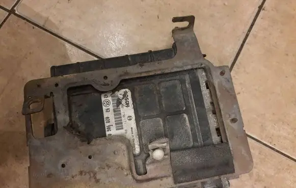 Volkswagen Sharan Engine control unit/module 0281001170171 028906021C