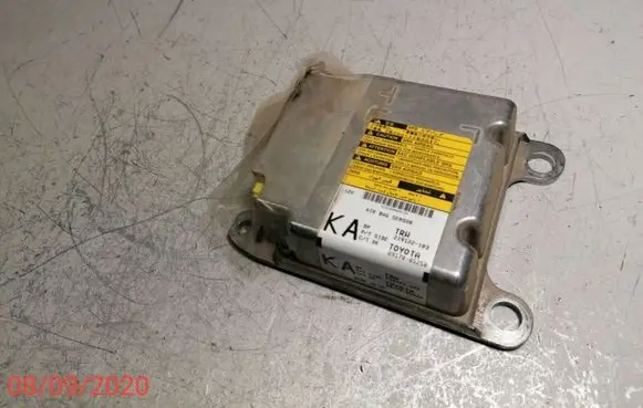 Toyota Avensis T270 Airbag control unit/module 8917005250