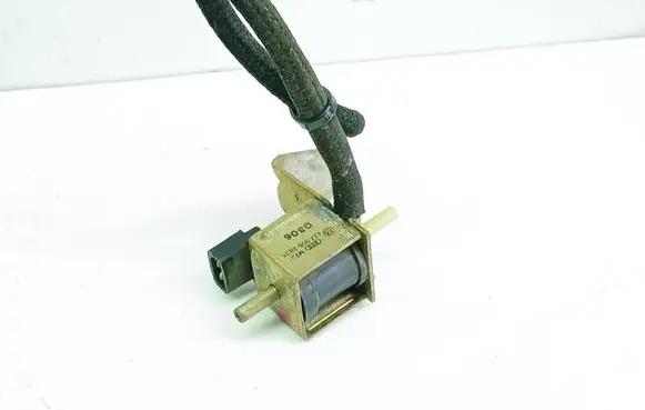 Audi A4 S4 B5 8D Turbo solenoid valve 437906283A