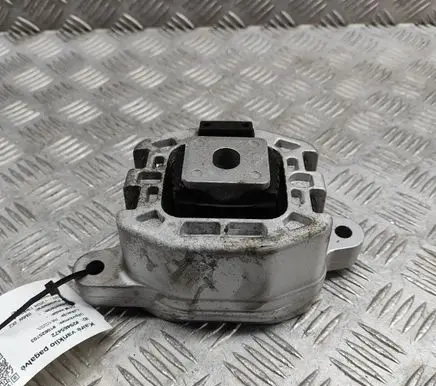BMW X2 U10 Engine mount bracket 8871445