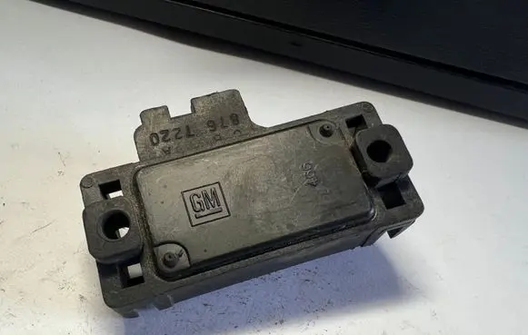 Volvo V70 Air pressure sensor 8767220