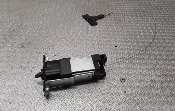 KIA Carens II Fuel tank cap lock motor 957201D000