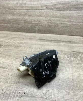 Volkswagen PASSAT B6 Front door lock 3C1837016A