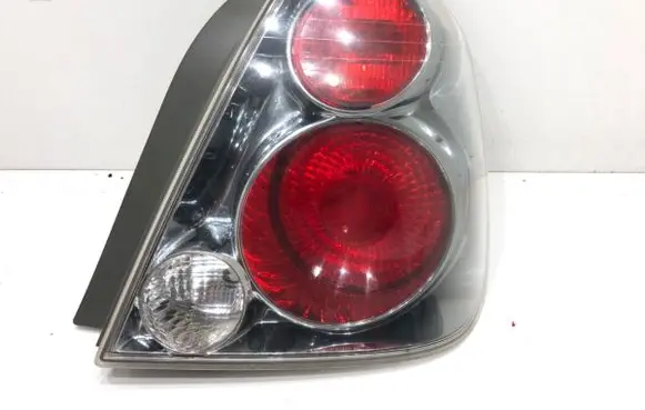 Nissan Altima Rear/tail lights 935300