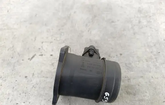 Volkswagen PASSAT B5.5 Mass air flow meter 