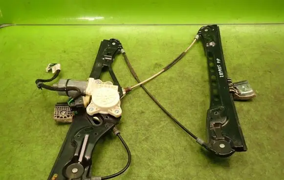 Mercedes-Benz E W211 Front door window regulator with motor A2118203042