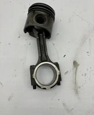 KIA Sorento Piston with connecting rod J4KE J4KB