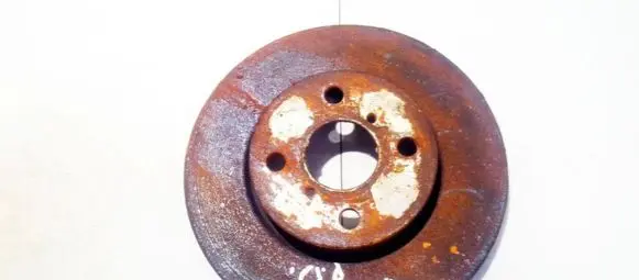 Toyota Yaris Front brake disc ventiliuojamas