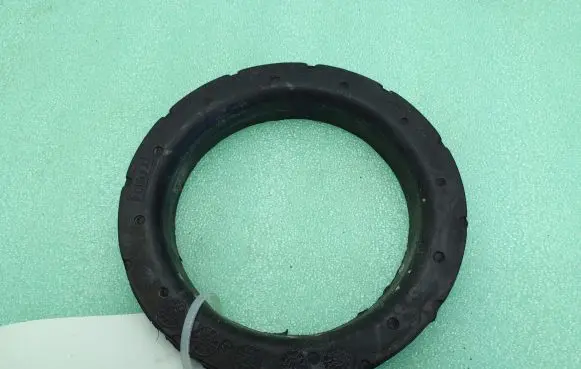 Land Rover Freelander 2 - LR2 Coil spring mount 6G915A327NAC