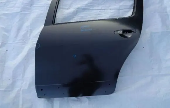 Dacia Sandero Rear door 