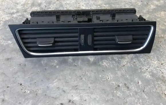 Audi A4 S4 B8 8K Dash center air vent grill 8T1820951B