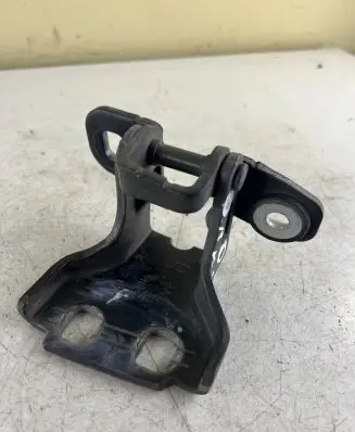Jeep Grand Cherokee (WK) Front door upper hinge