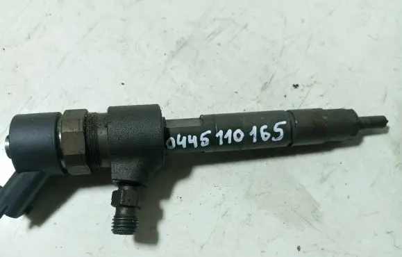 Opel Zafira B Fuel injector 0445110165