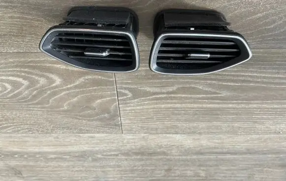 Hyundai Santa Fe Dashboard air vent grill cover trim 97490S1000 97480S1000